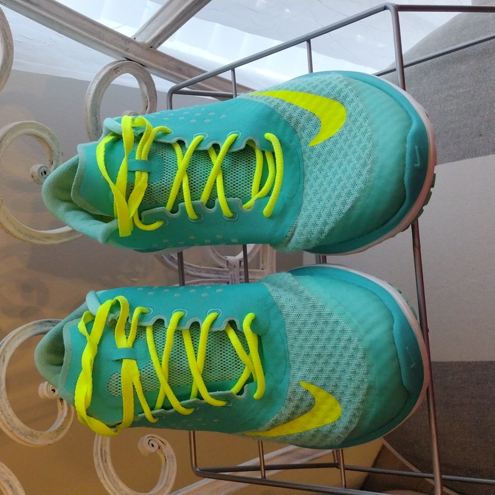 Nike FS run 2 sz 9